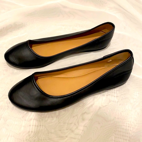 Black Ballet Flats - Picture 2 of 6
